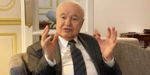 "Talal Abu-Ghazaleh en discussion avec des leaders mondiaux sur l'impact de la propriété intellectuelle."