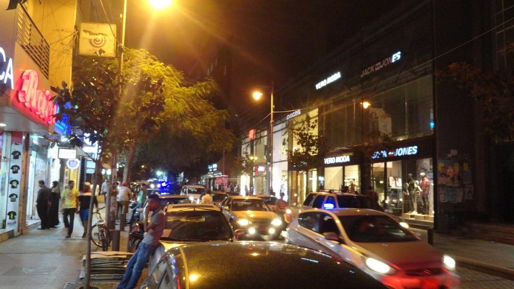 Rue Hamra; une rue emblématique d’un Liban qui résiste