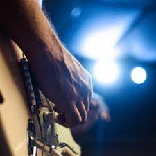 Une époque saturée de sons