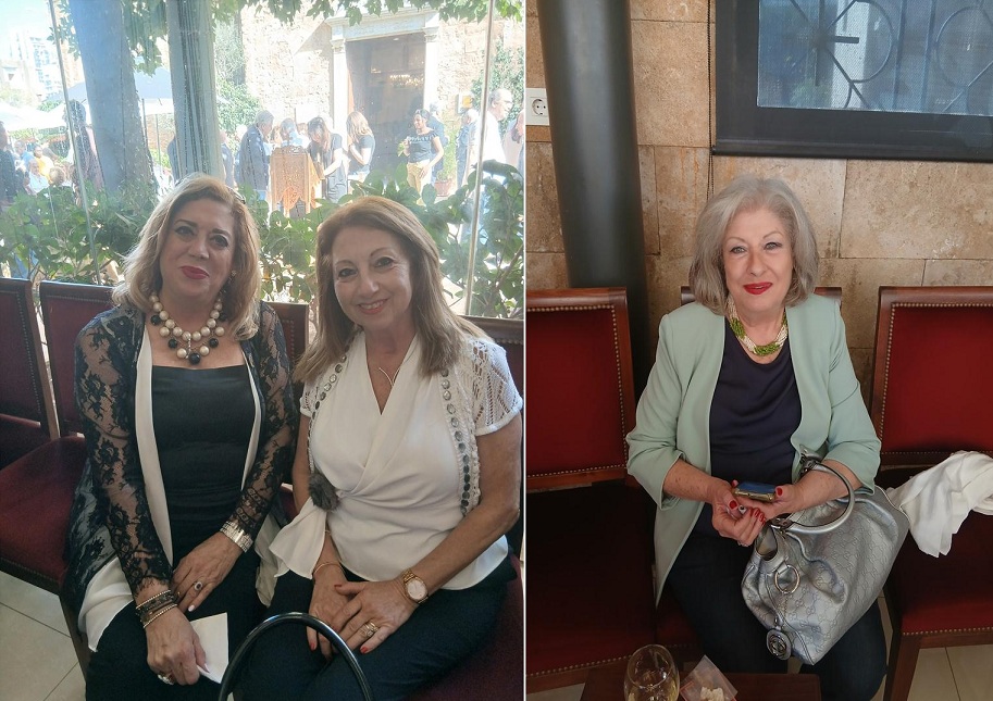 les paroissiens au salon de l'église