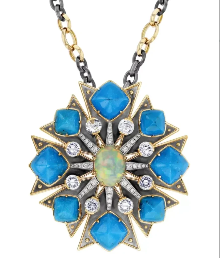  Les pierres dures sont les nouvelles tendances des collections de joaillerie parisienne
