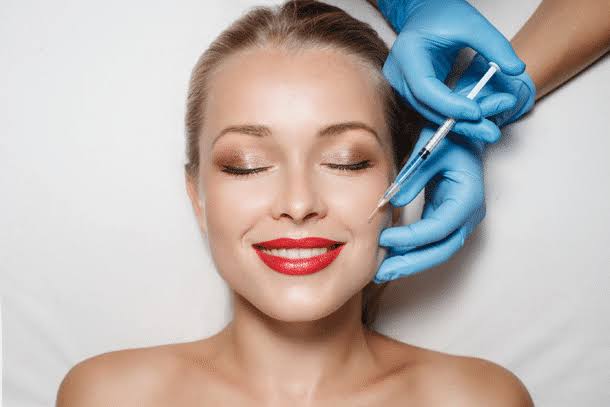 Le piège lucratif de la beauté artificielle.